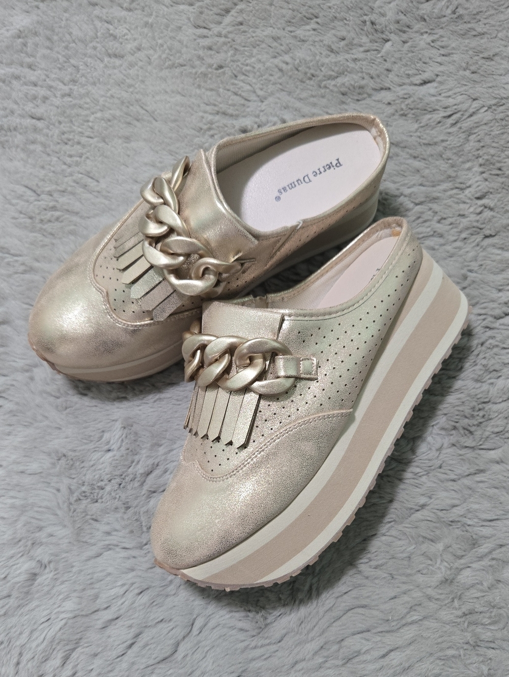 Pierre Dumas metallic gold platform fringe loafers size 9